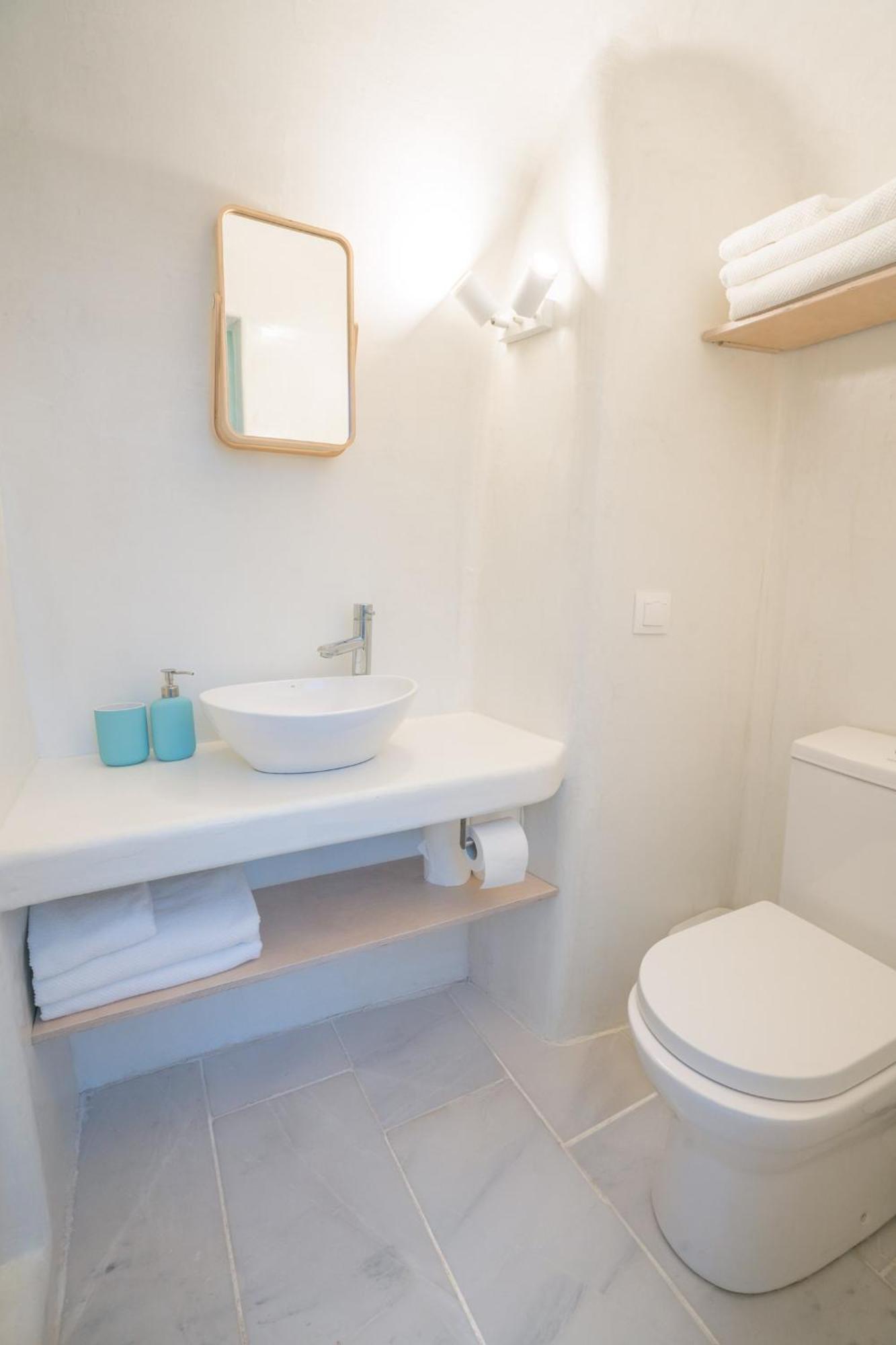 Vima Santorini, Traditional Luxury * Emporio (Santorini)