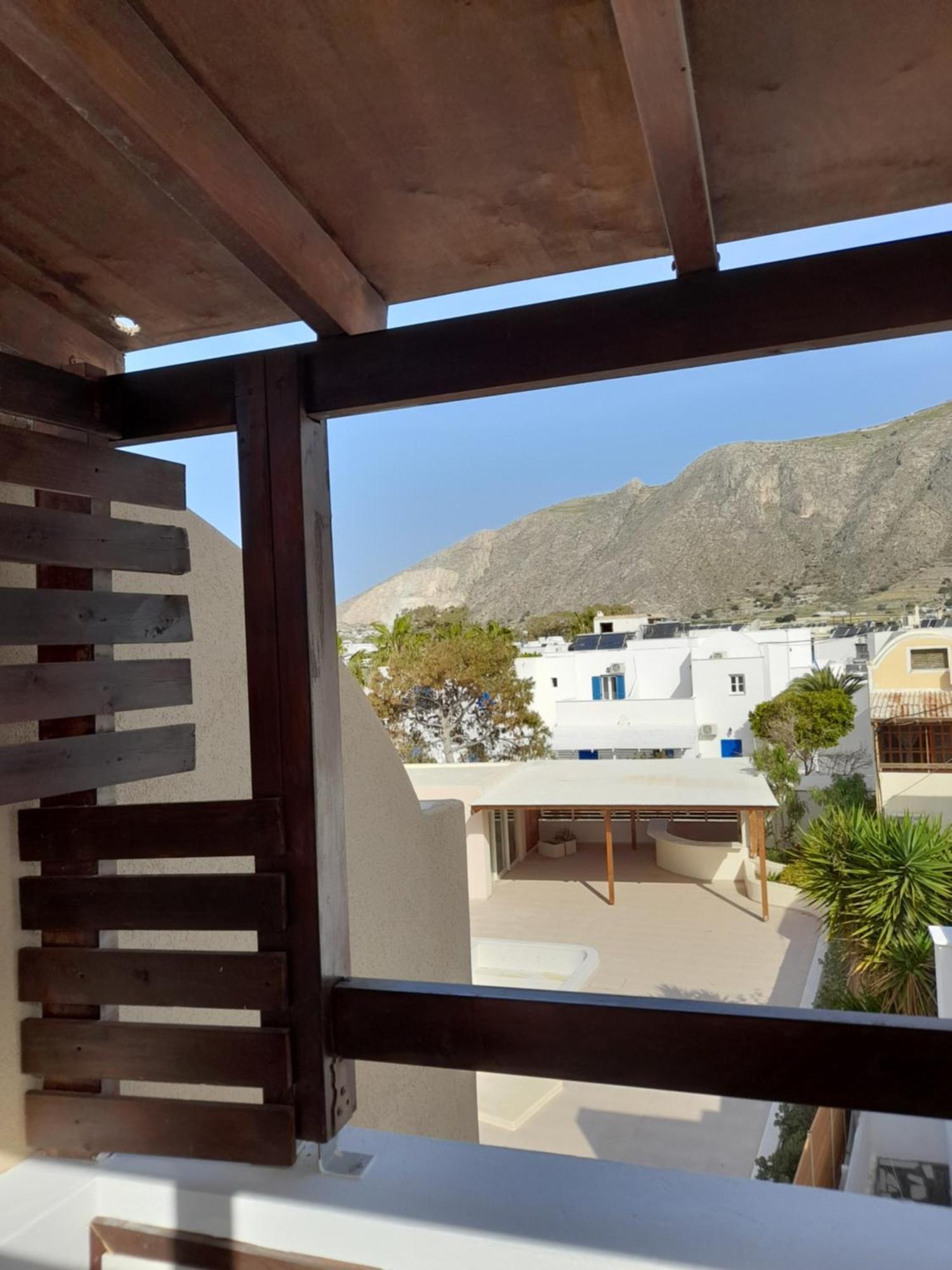 Villa Markos Perissa (Santorini)