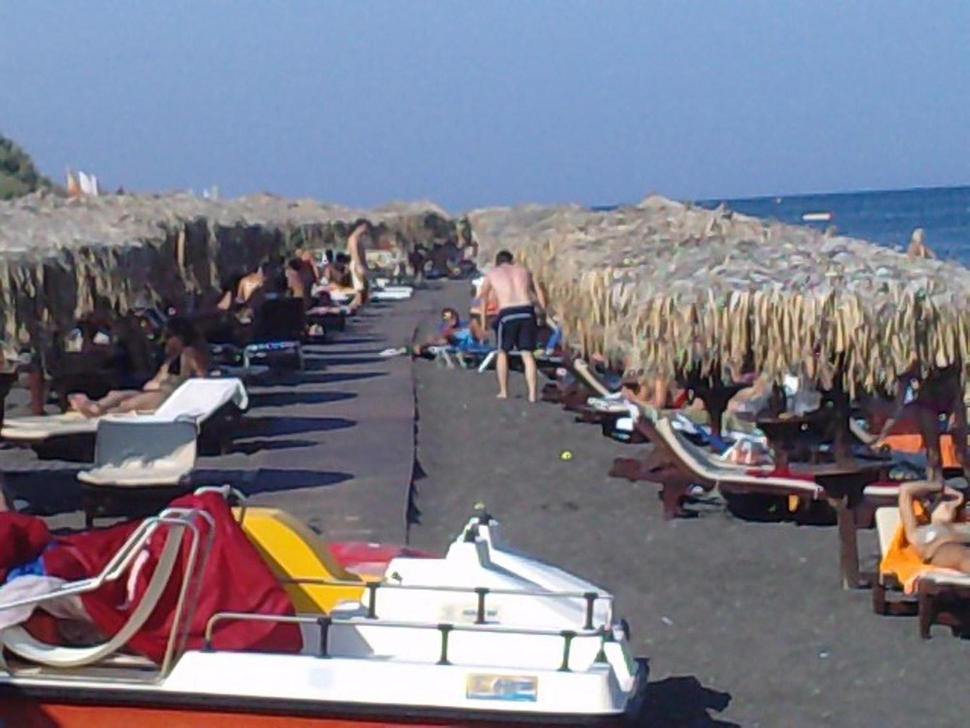 Darzenta Athina Perivolos (Santorini)