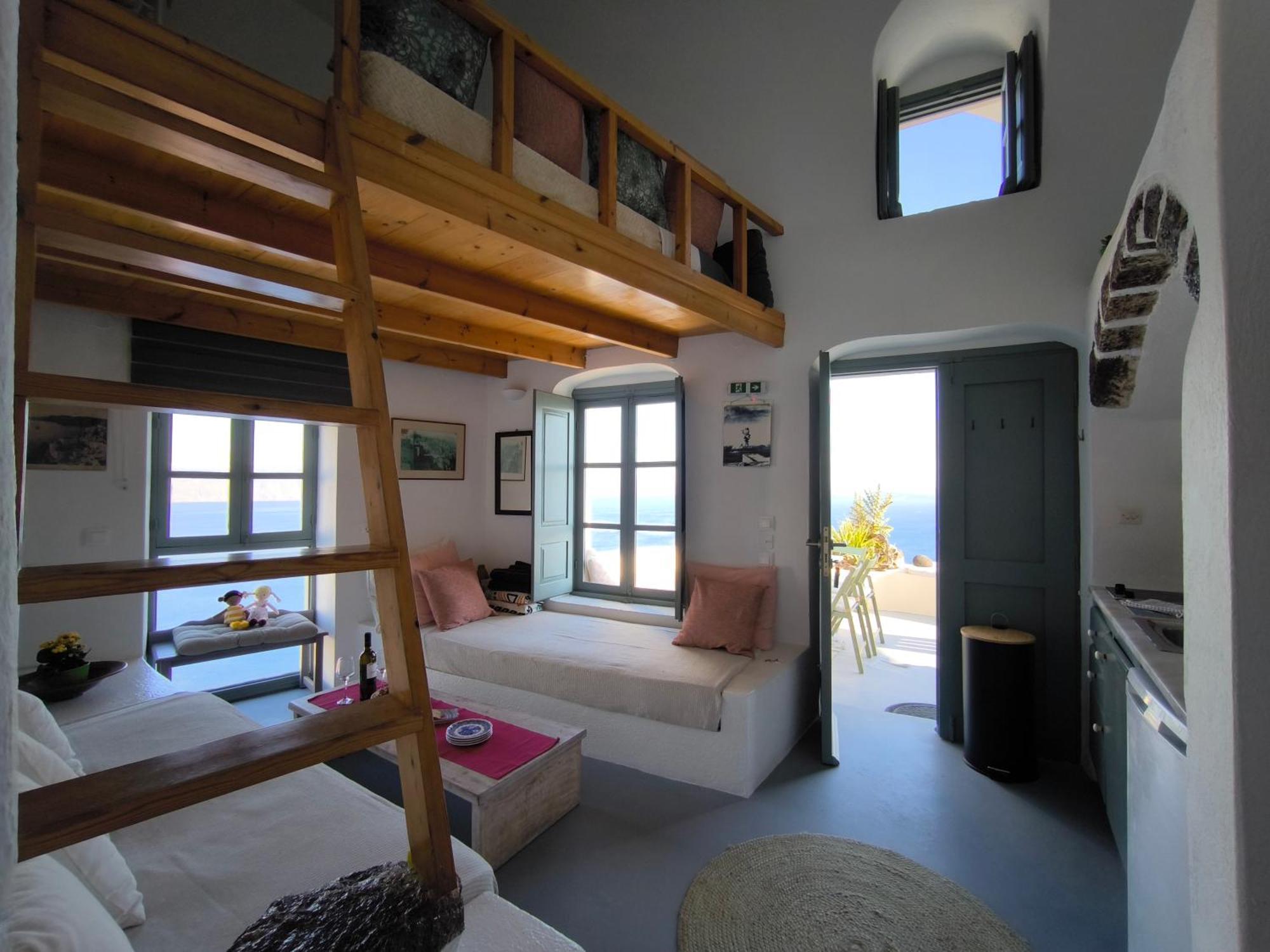 Elias Cave House 270o Caldera View Apartment *