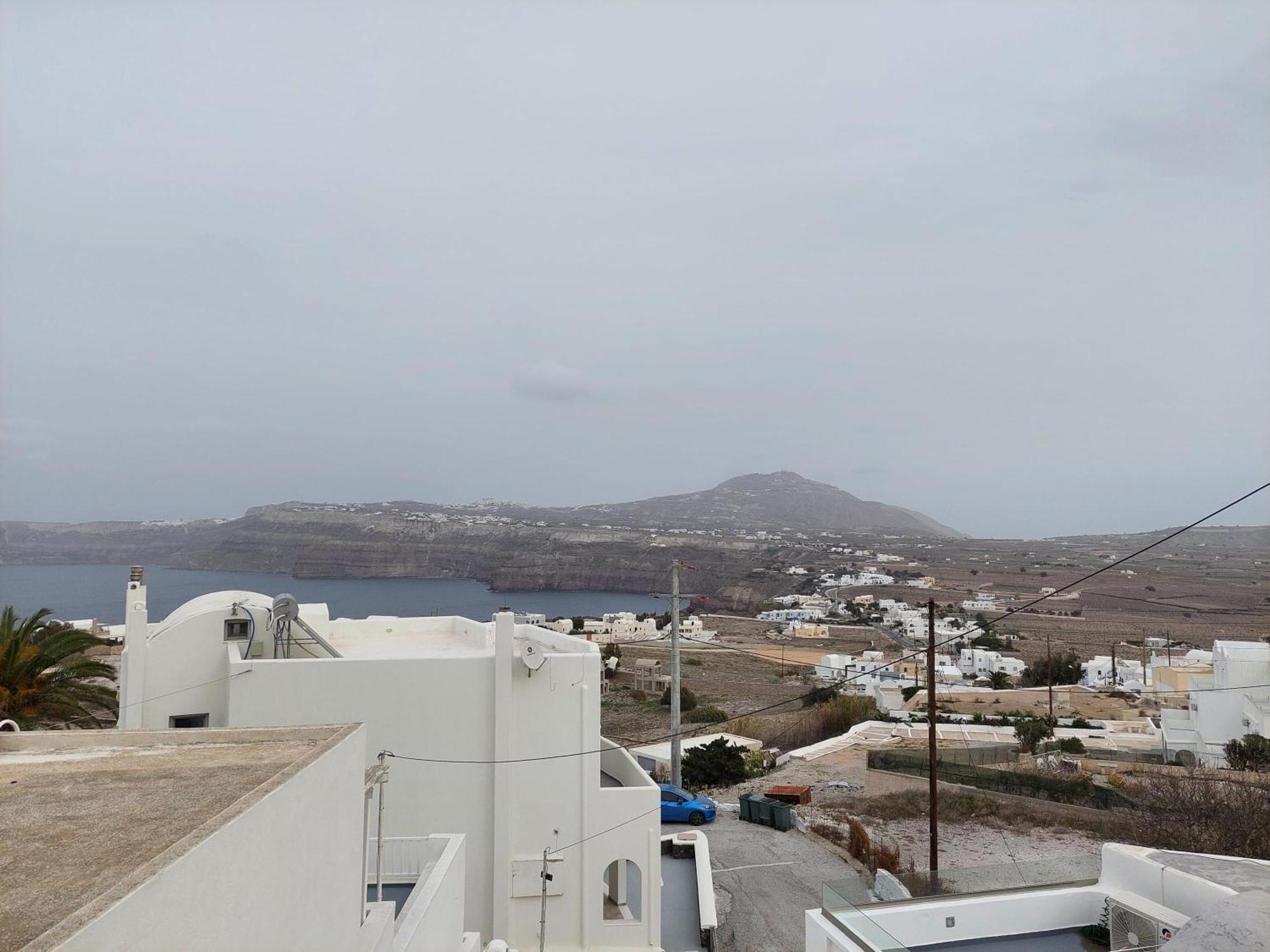 Akrotiri Cosy With Private Patio And Scenic View