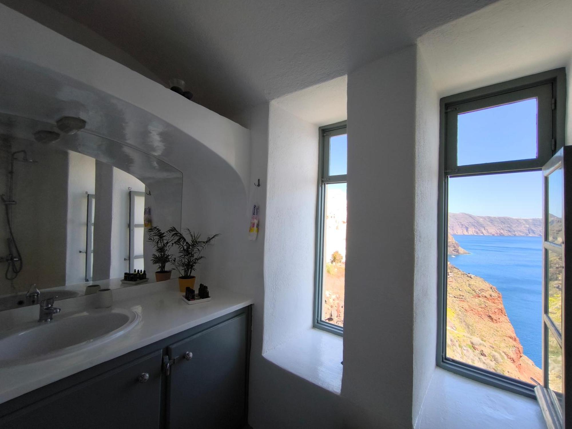 Elias Cave House 270o Caldera View Apartment *