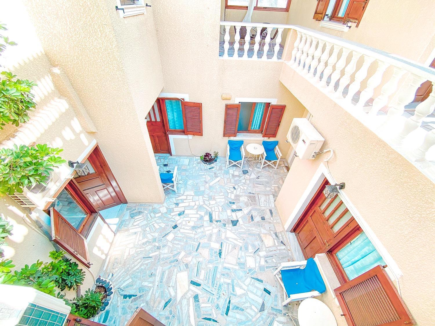 Hotel Dima Perissa (Santorini)