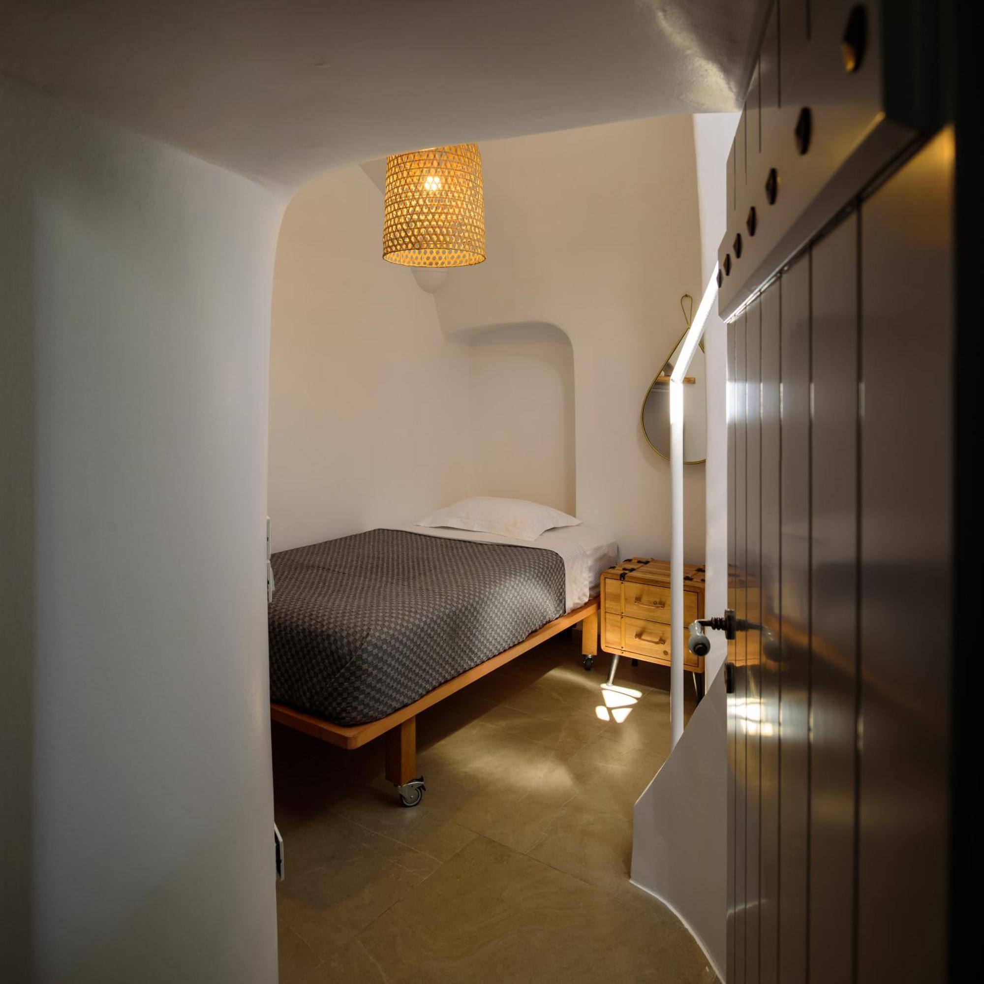 Secret Spot Luxury Villa Fira (Santorini)