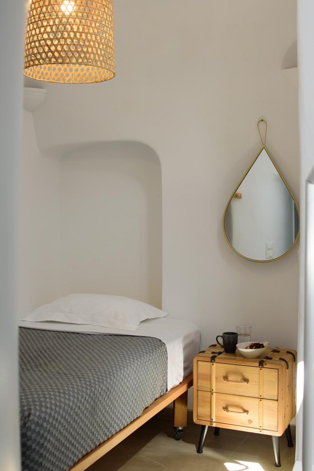 Secret Spot Luxury Fira (Santorini)