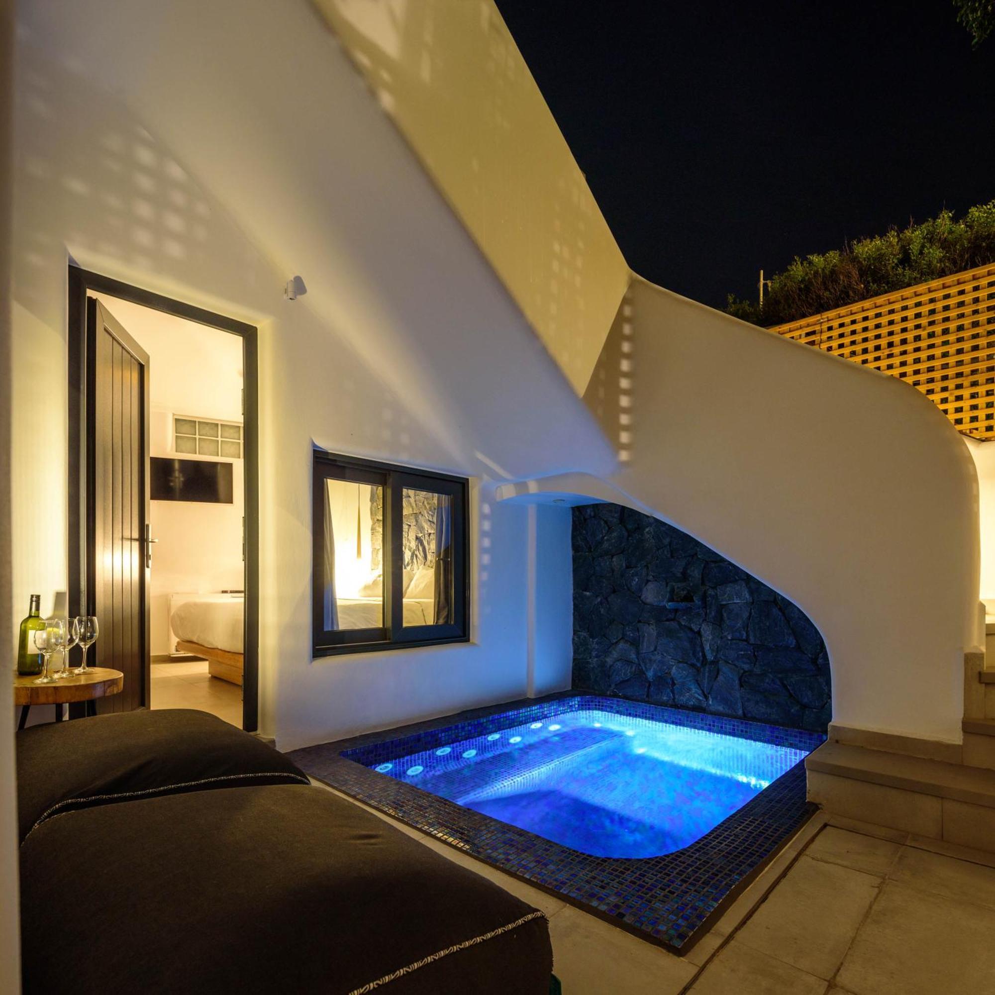 Secret Spot Luxury Fira (Santorini)