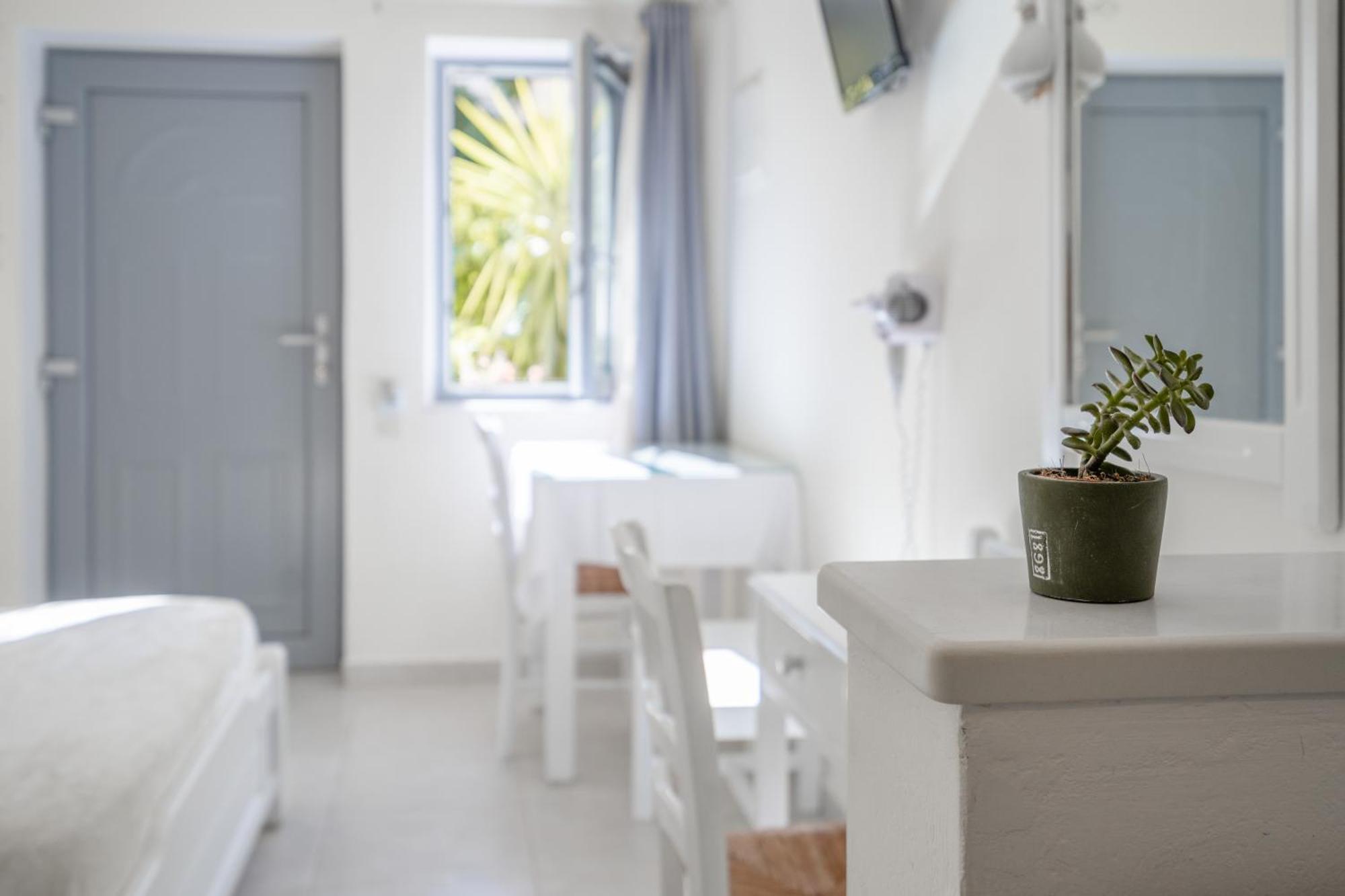 Ersi 3* Fira (Santorini)