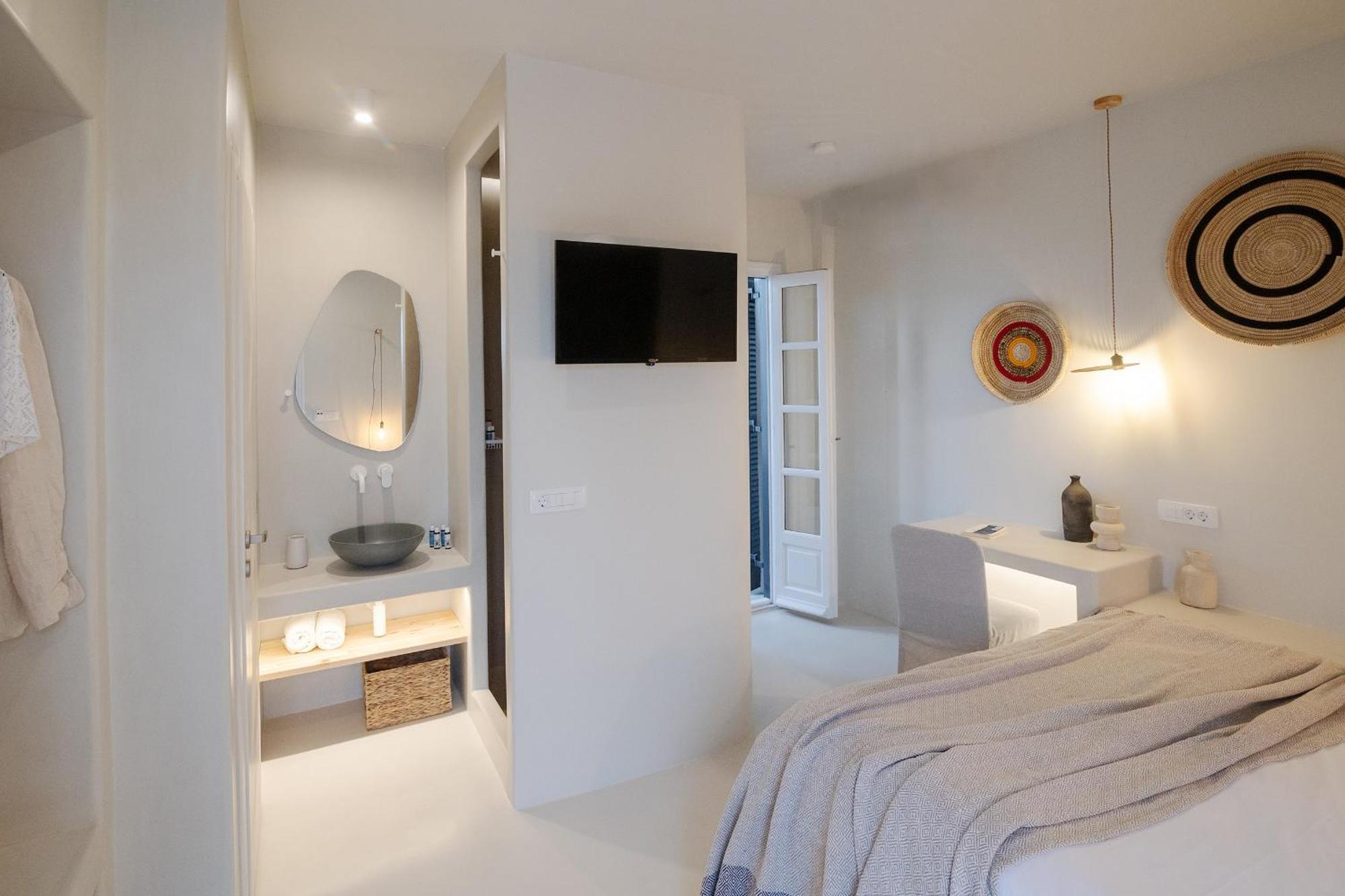 Scorpios Hotel