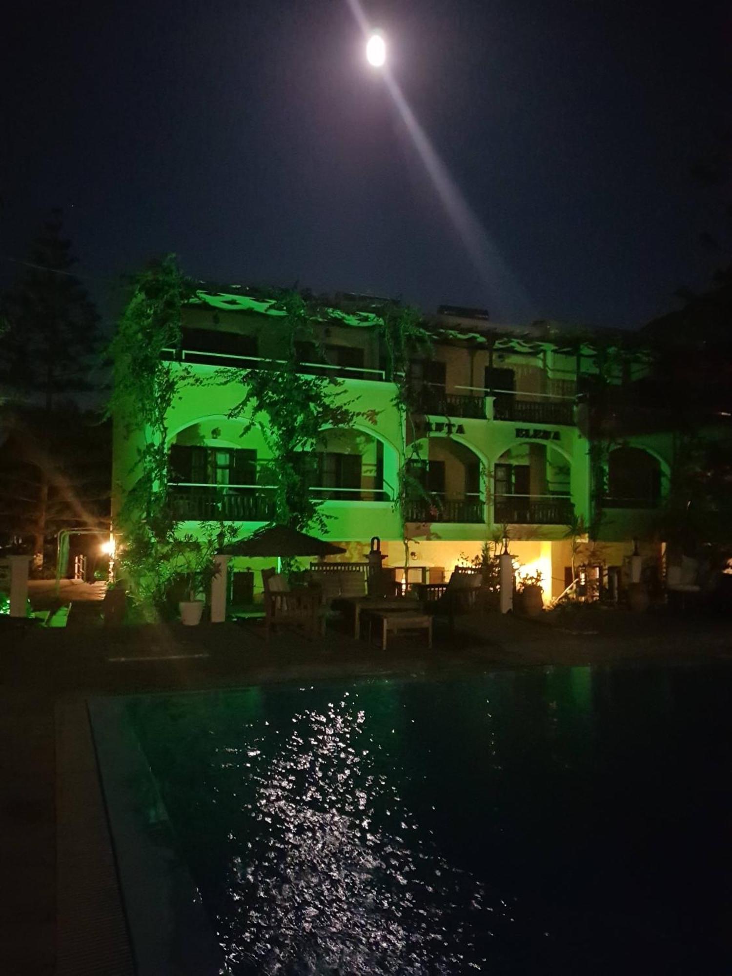 Santa Elena 3*