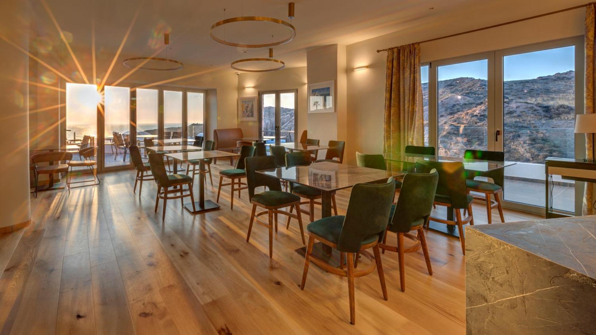 Hotel Desiterra & Fira (Santorini)