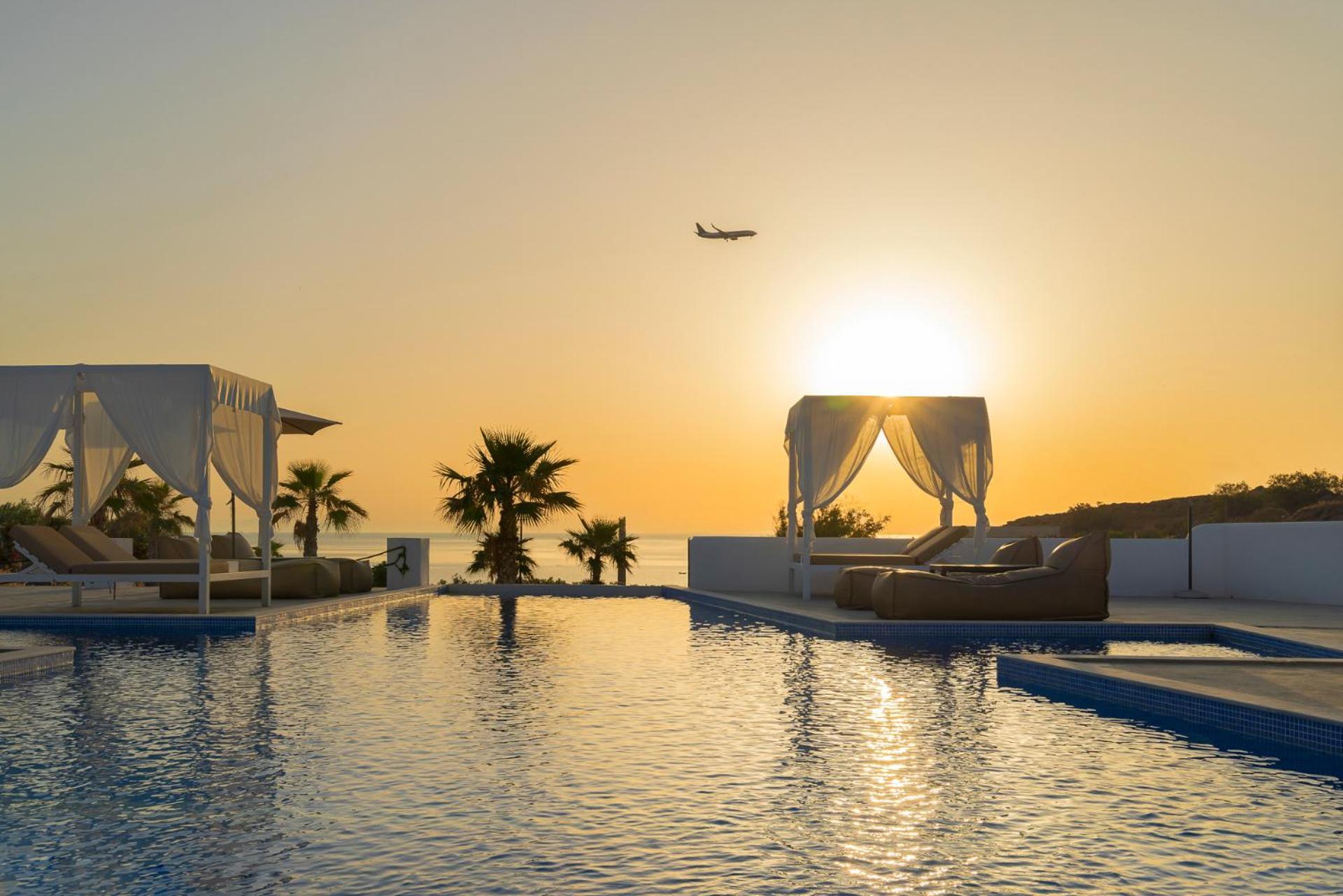 Desiterra & Fira (Santorini)