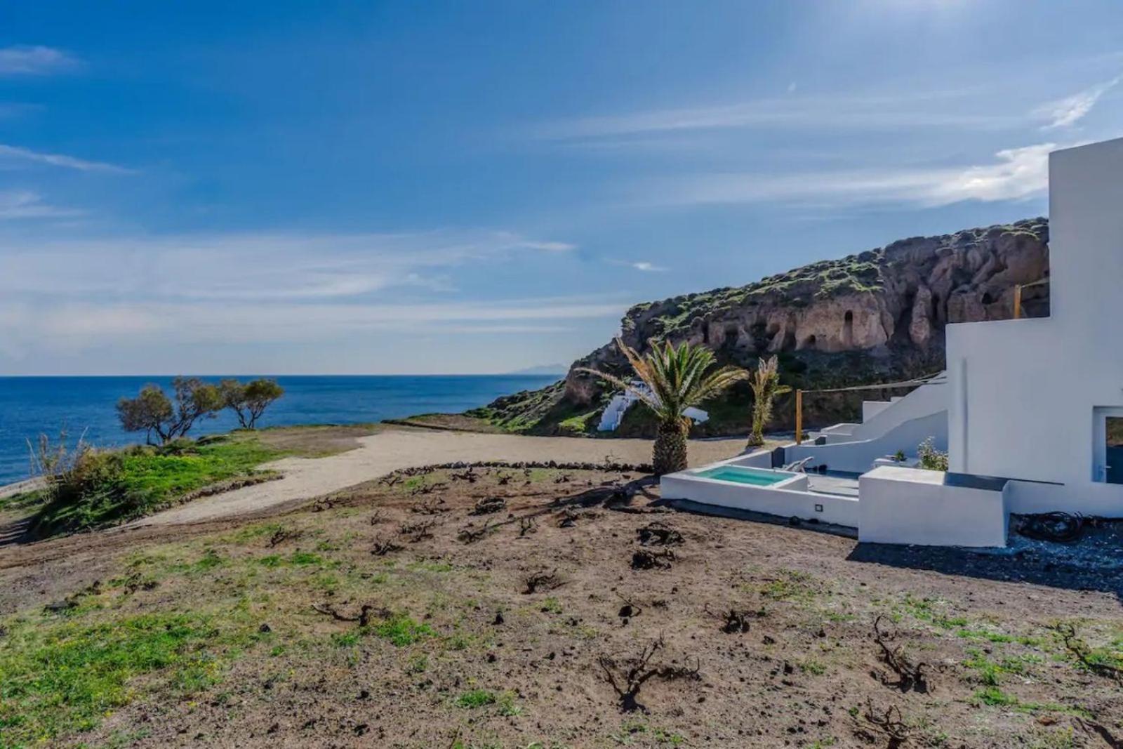 Peaceful Seafront Retreat In Santorini -sonus Mare *