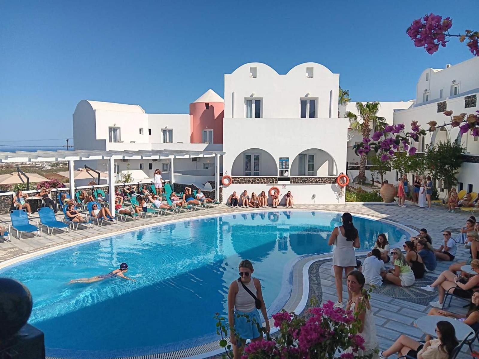 New Haroula Hotel Fira (Santorini)