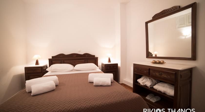Cave Aparthotel Oia