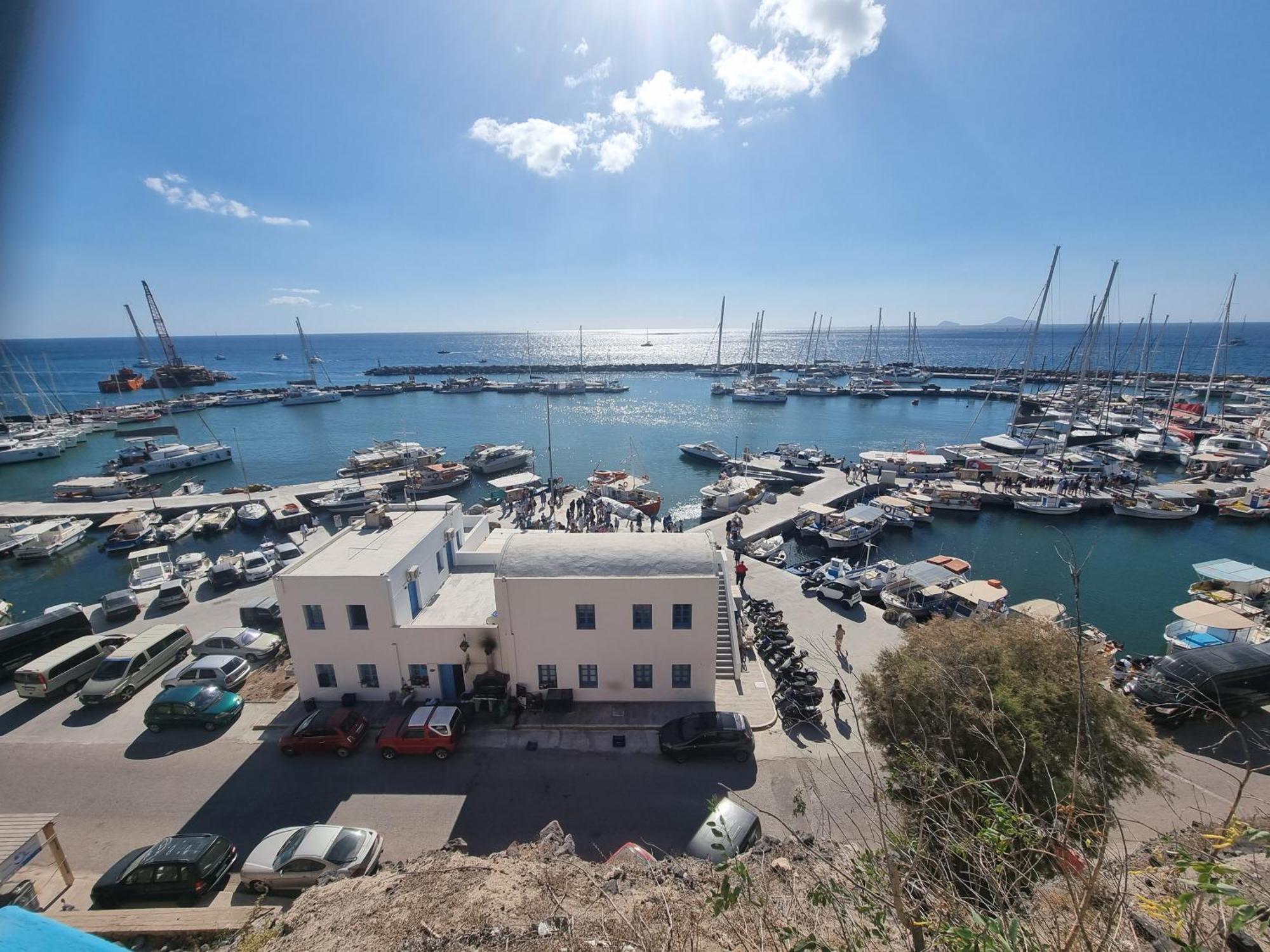 Pleasure Black Santorini 3*