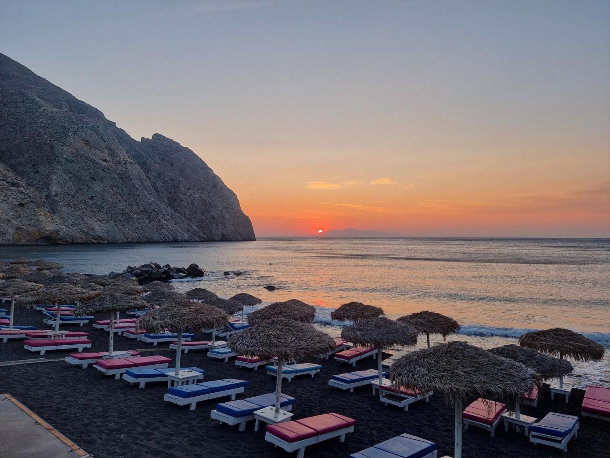 Pleasure Black Santorini 3*