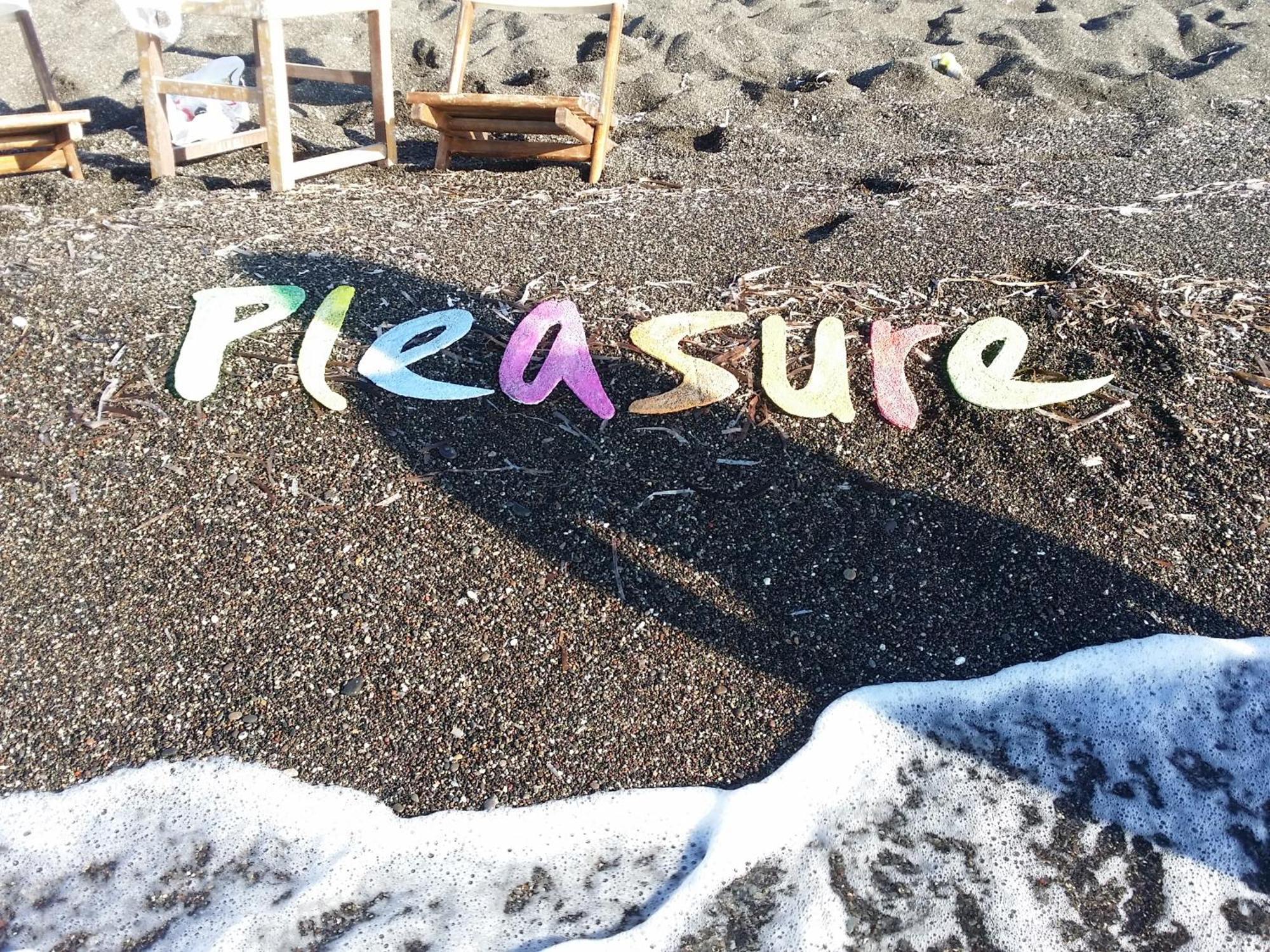 Hotel Pleasure Black Santorini