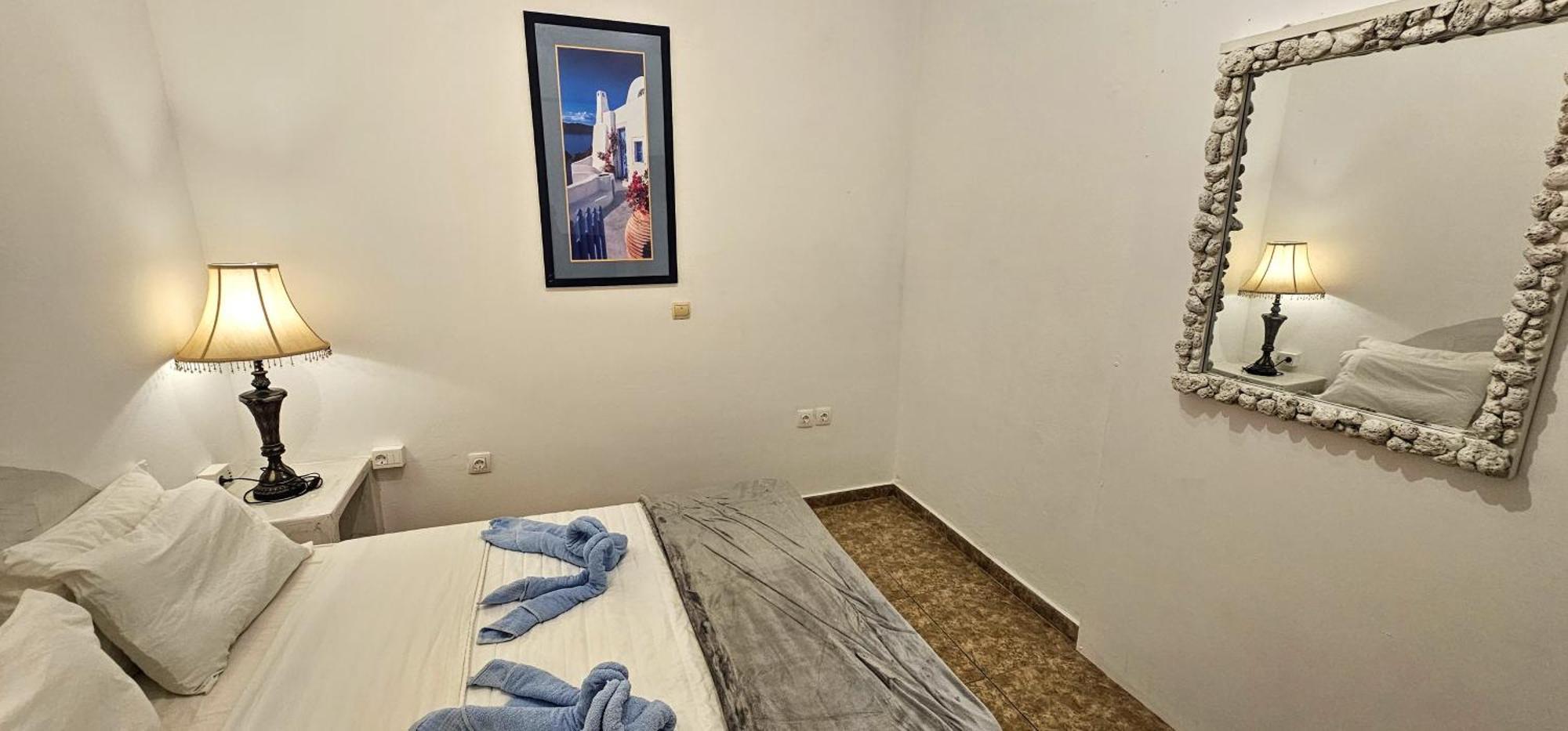 Hotel Pleasure Black Santorini 3*