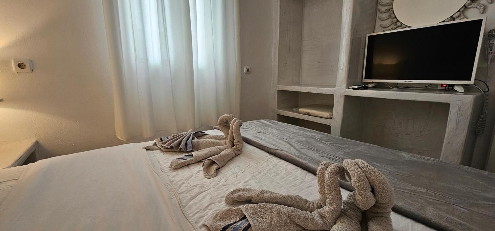 Pleasure Black Santorini Hotel 3*