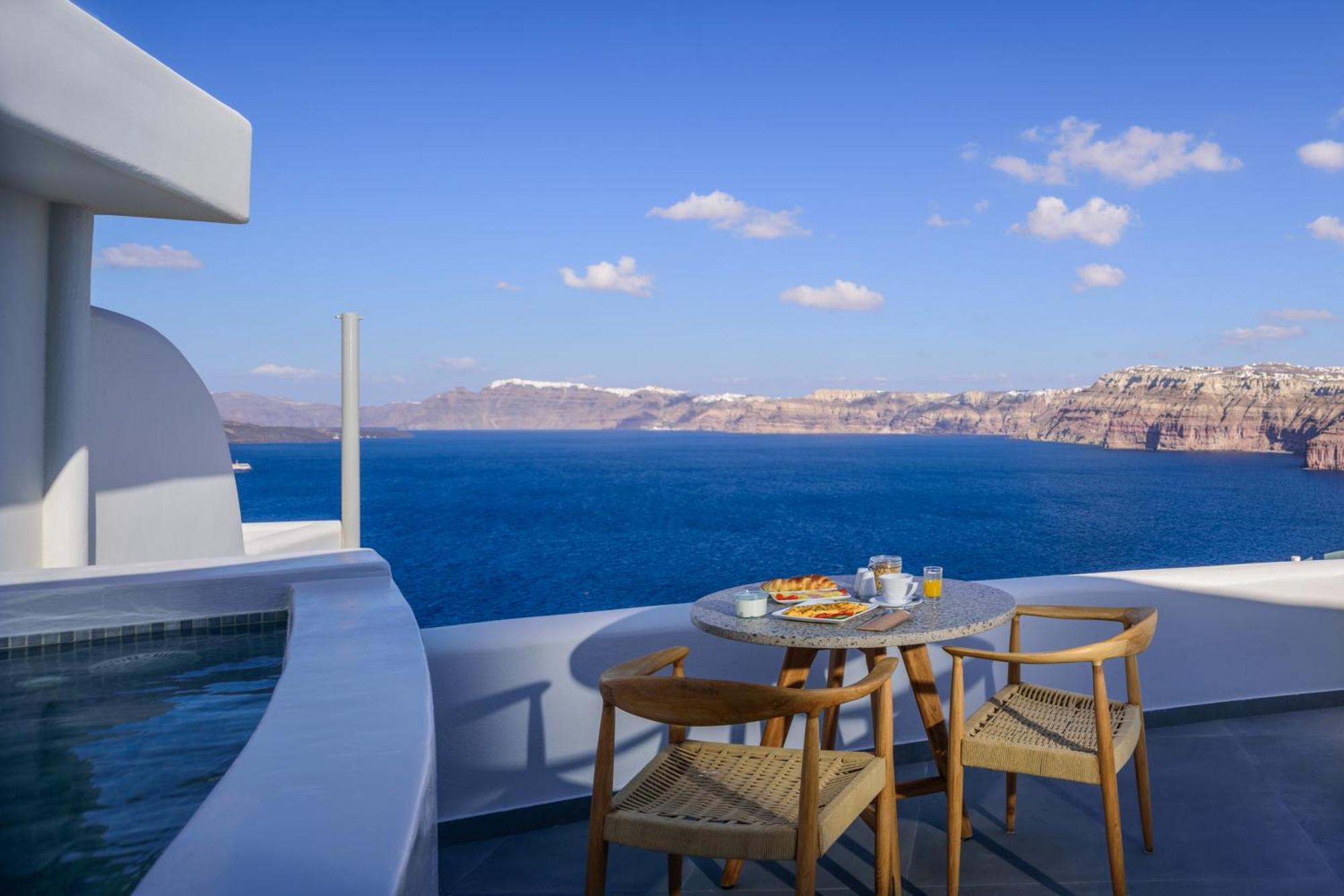 Neptune Luxury Hotel Akrotiri (Santorini)