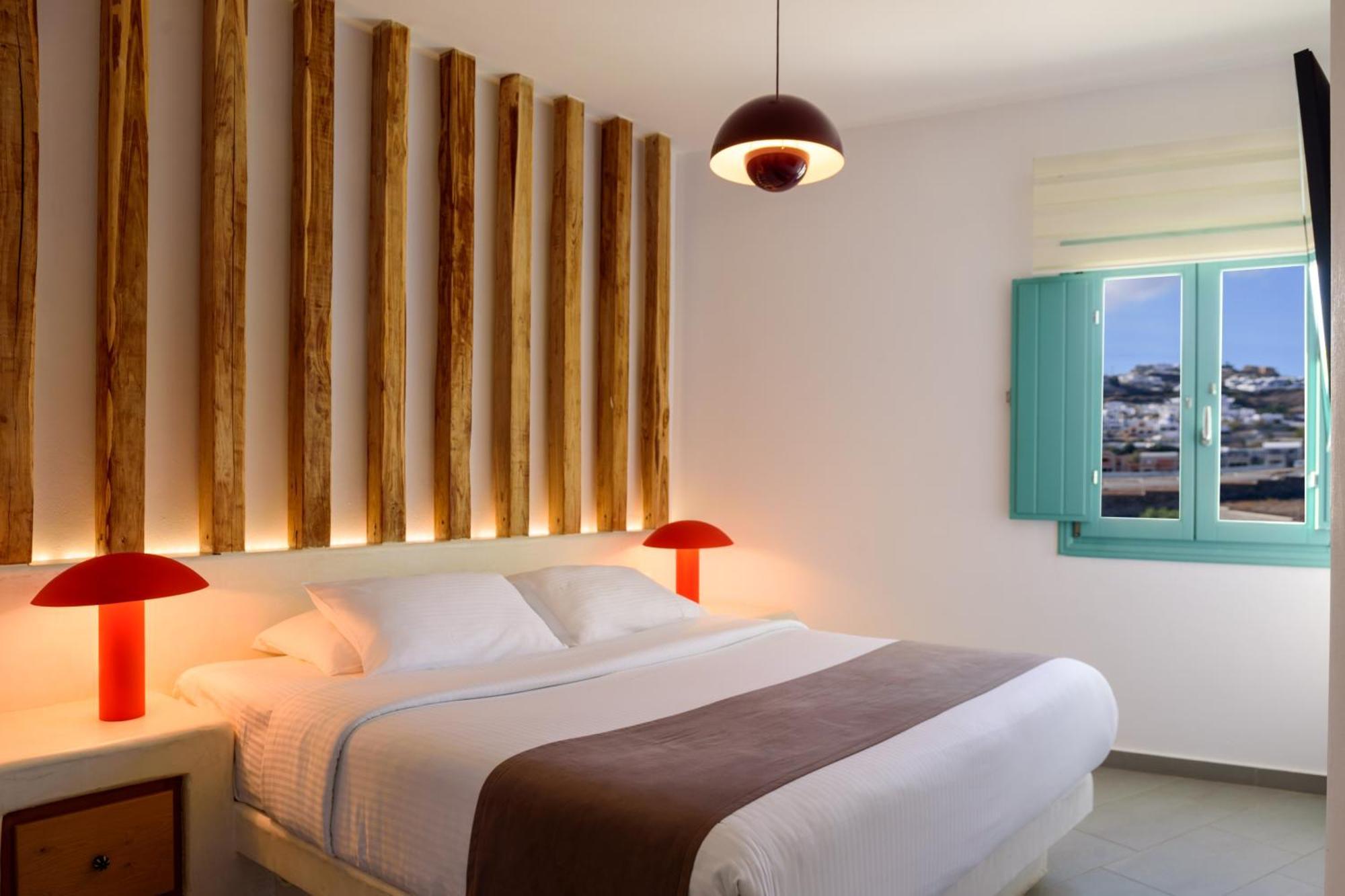 Neptune Luxury Hotel Akrotiri (Santorini)