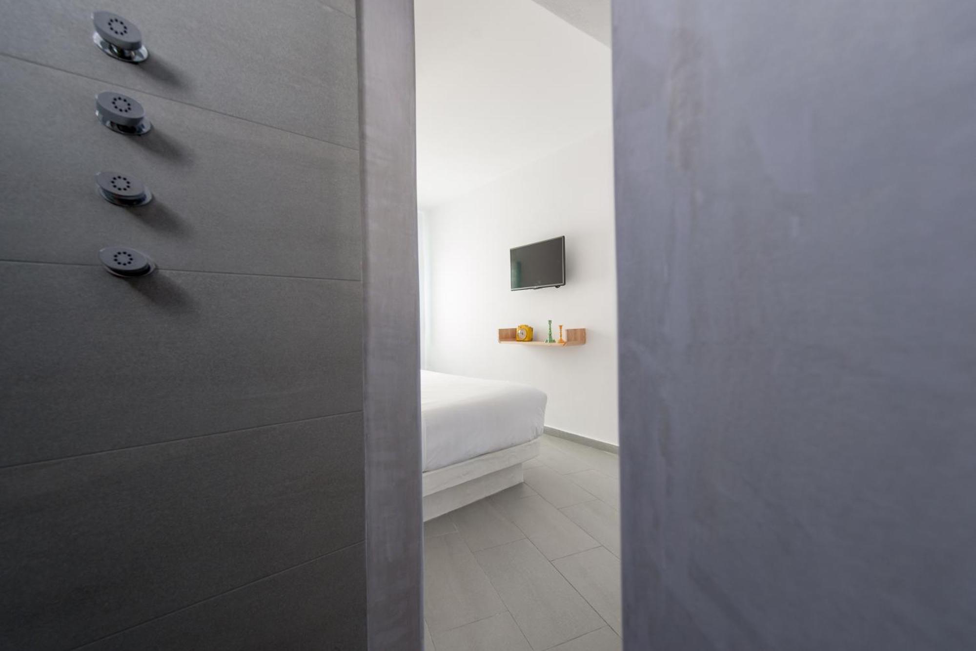 Neptune Luxury Hotel