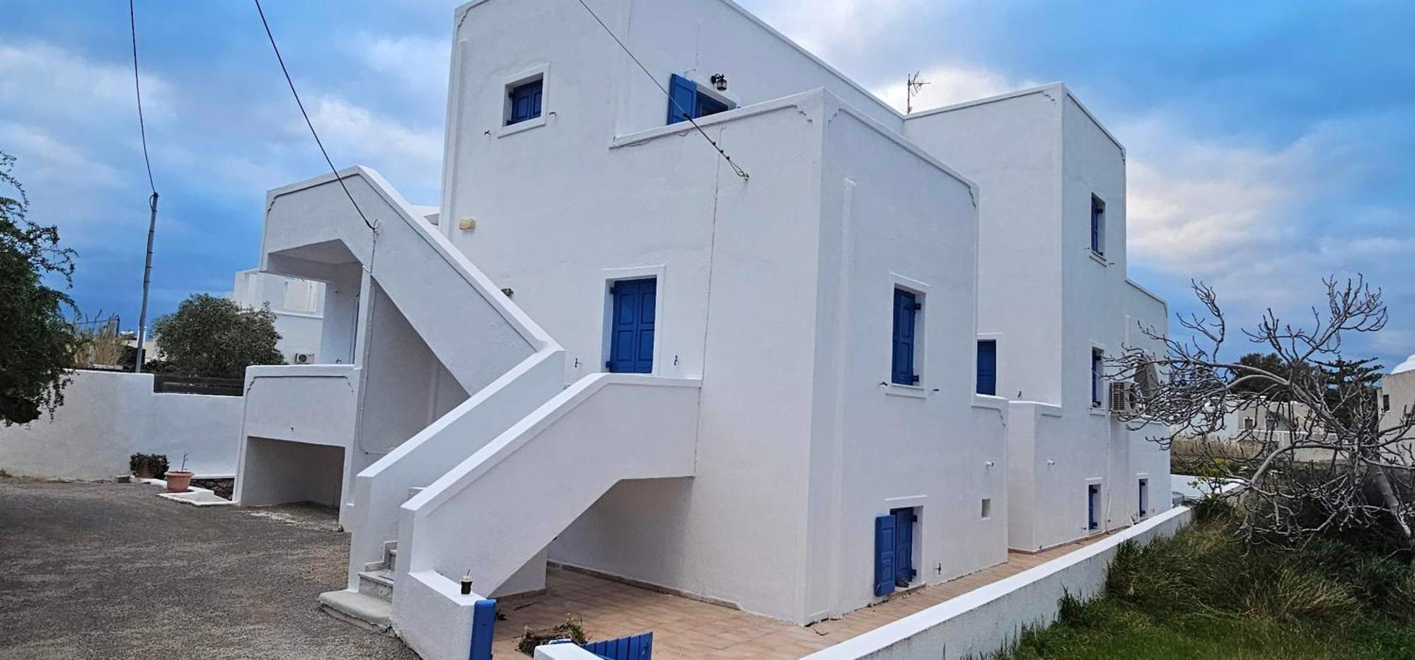 Hotel Pleasure Black Santorini 3*