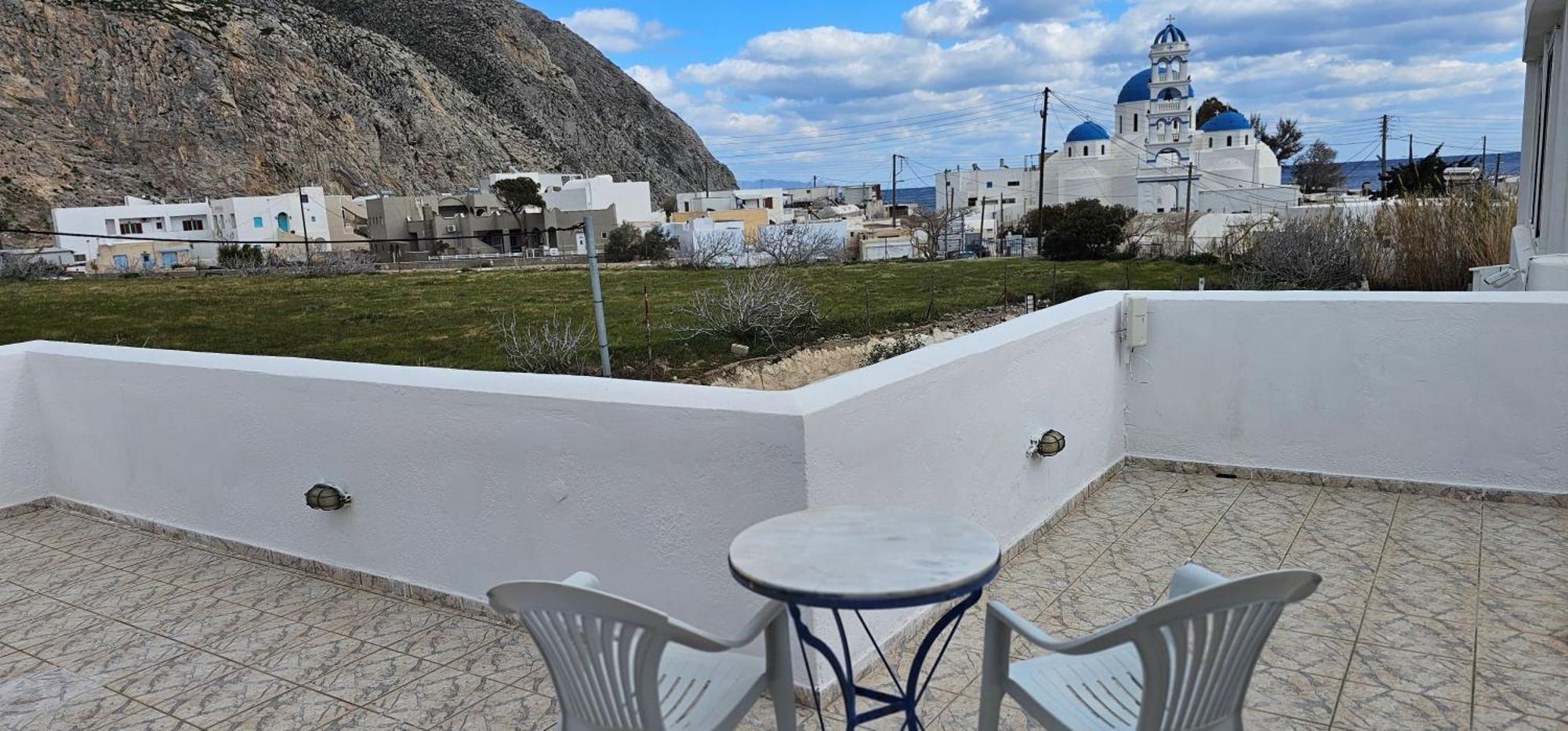 Hotel Pleasure Black Santorini 3*