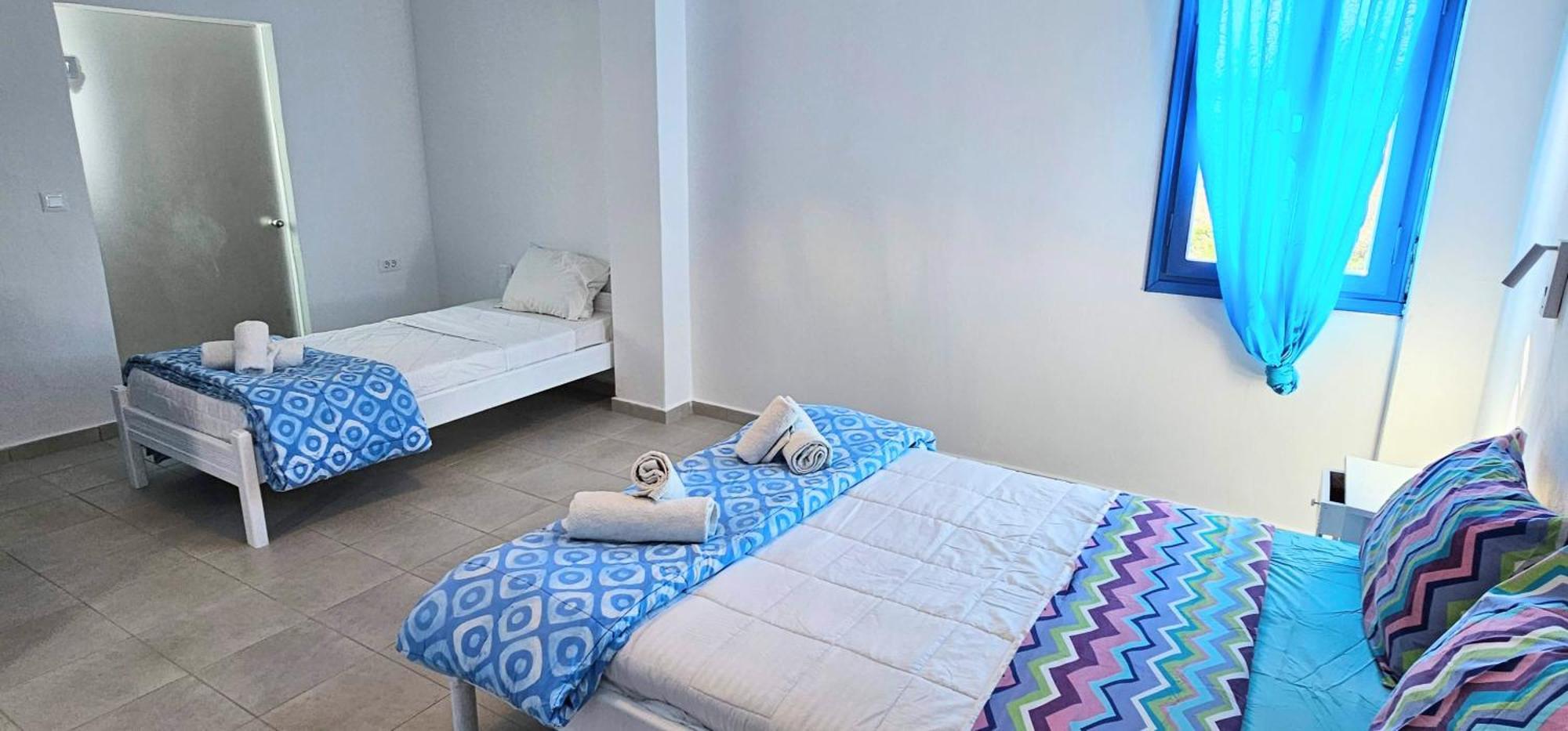 Pleasure Black Santorini 3*