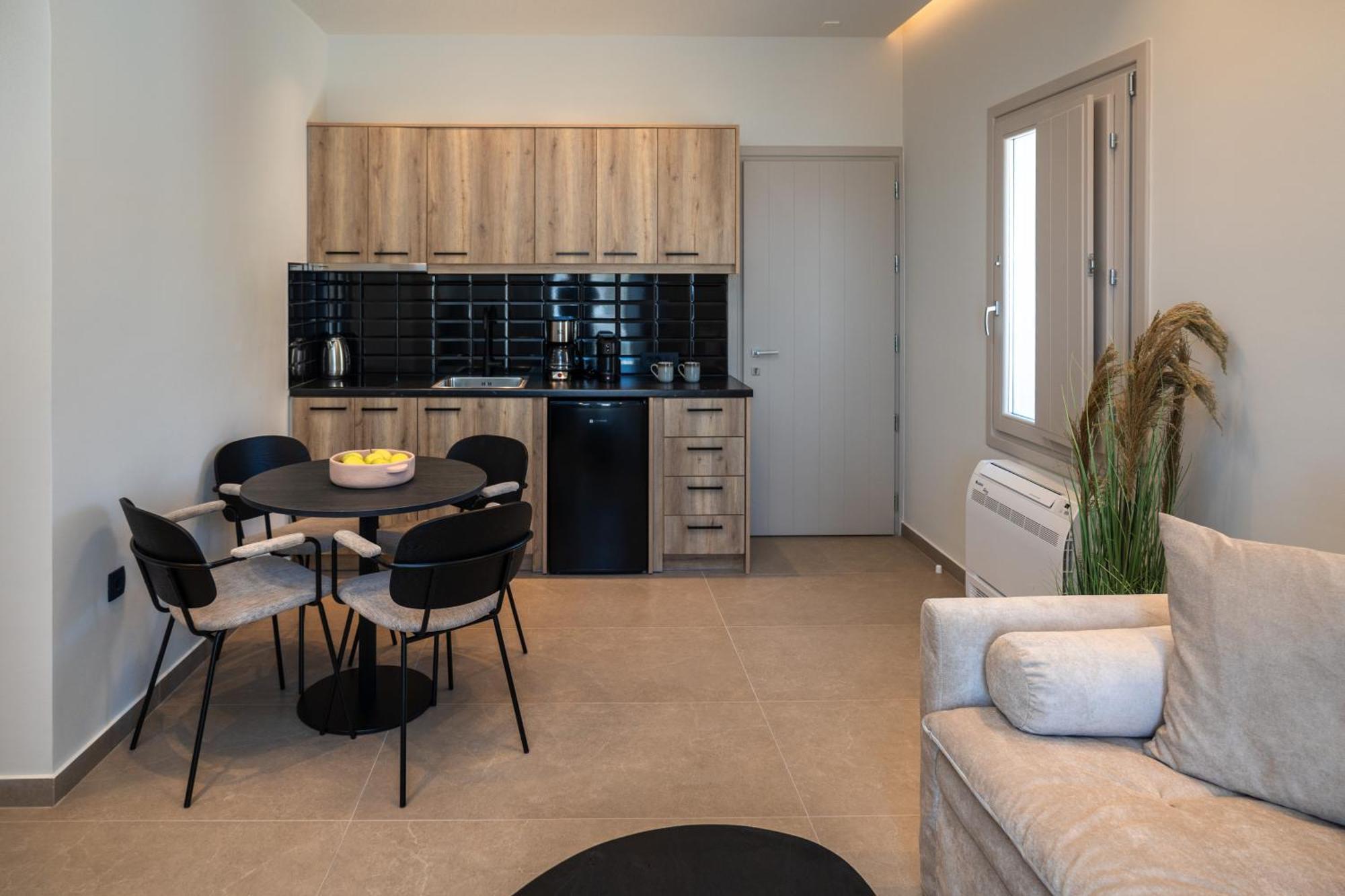 Depalyma Hotel *