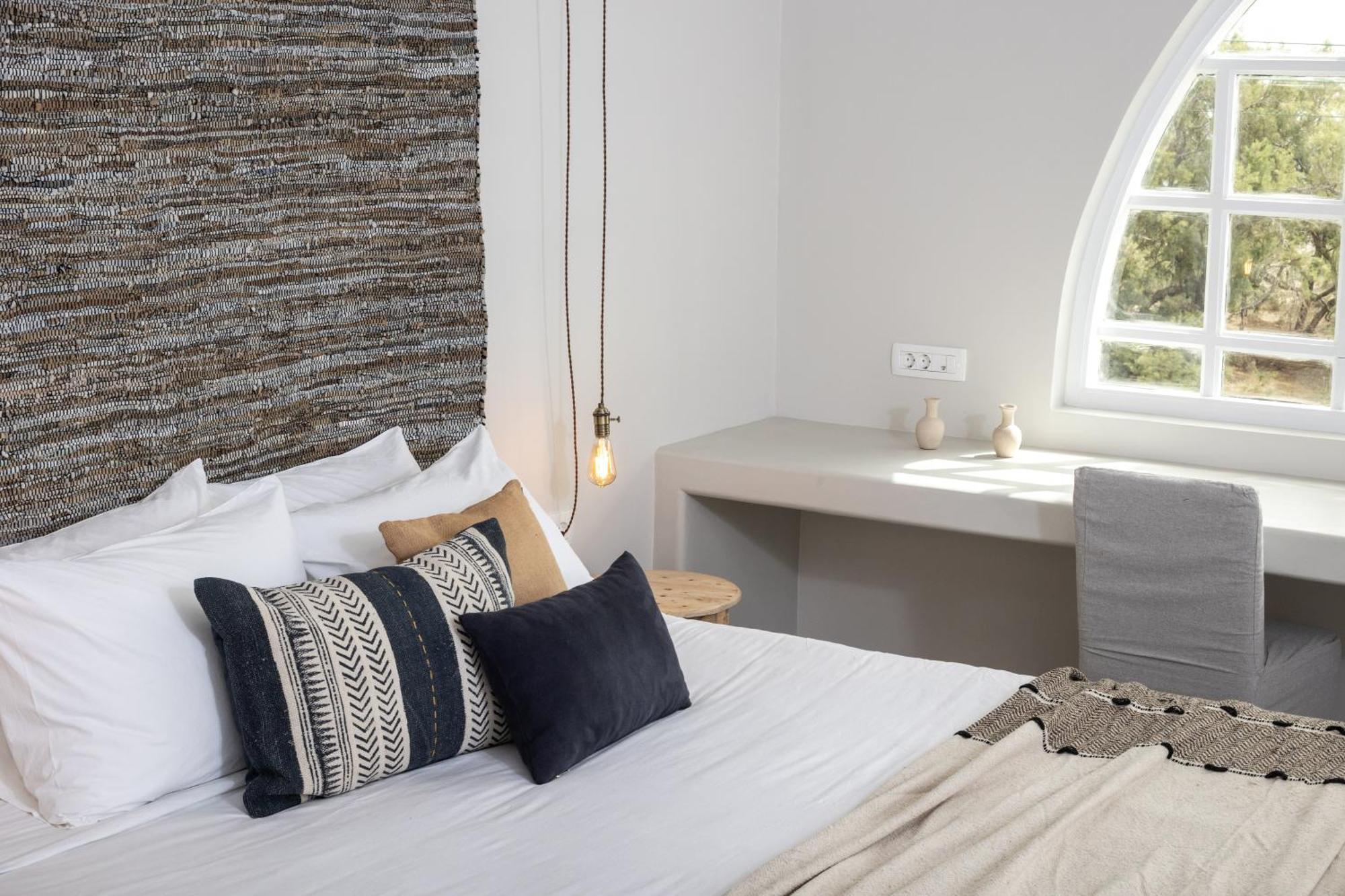 Scorpios Hotel