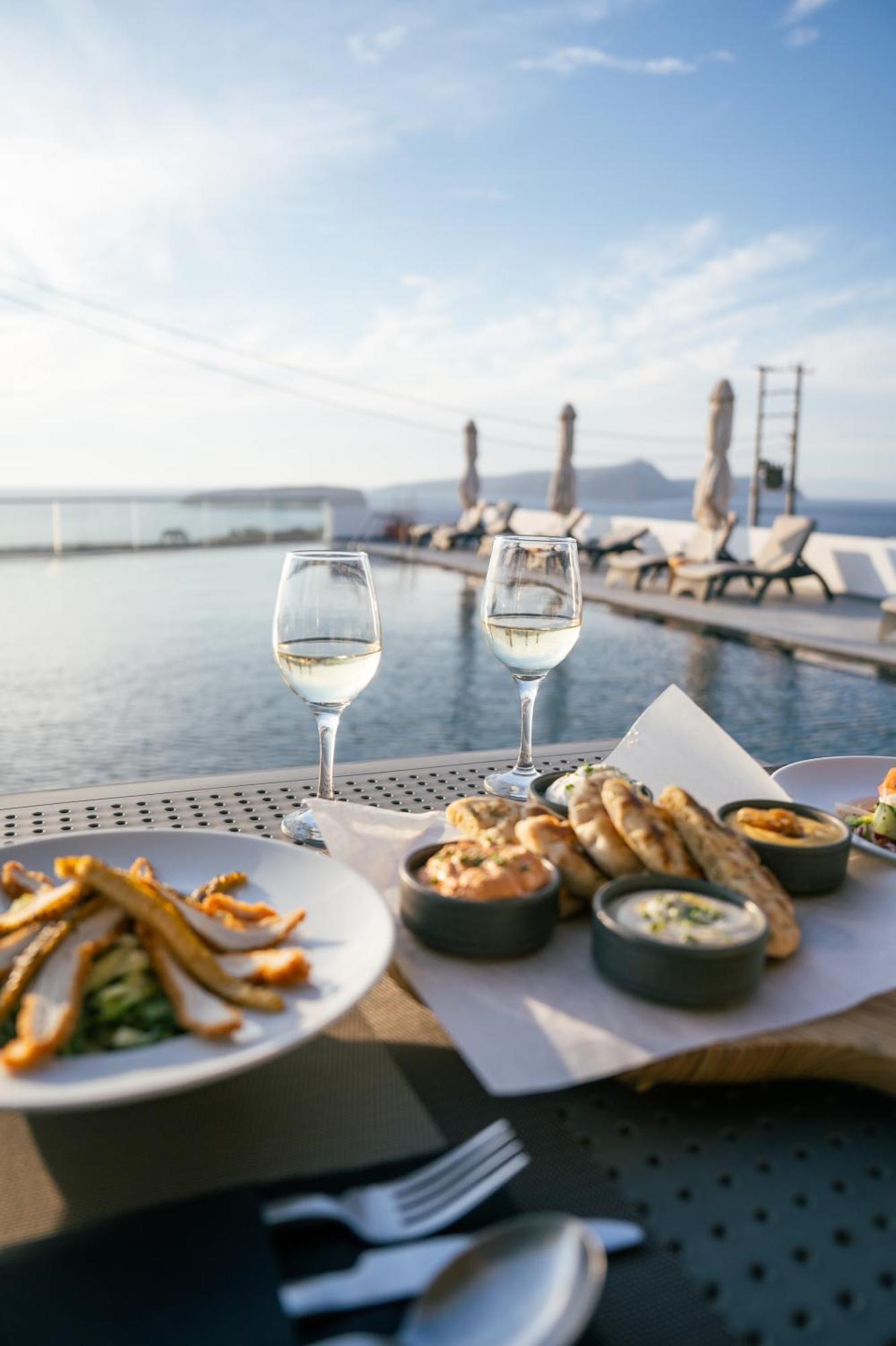 Serenita Luxury Hotel Akrotiri (Santorini)
