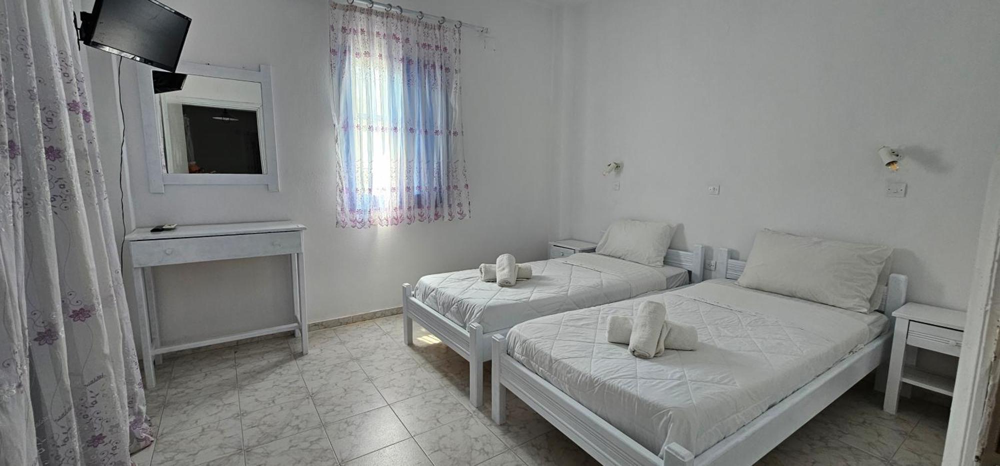 Hotel Pleasure Black Santorini 3*