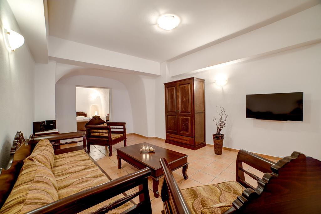 Cave Aparthotel Oia