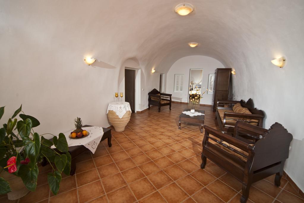 Cave Aparthotel Oia