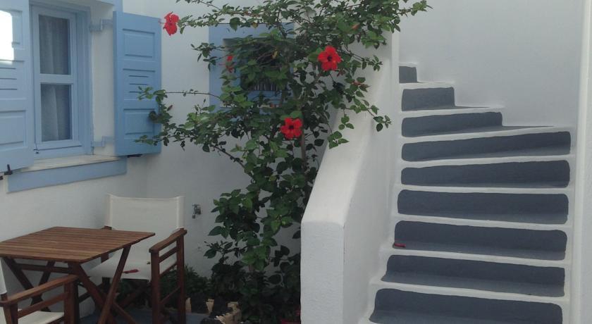 Hotel Amelie Santorini (adults Only) 3*