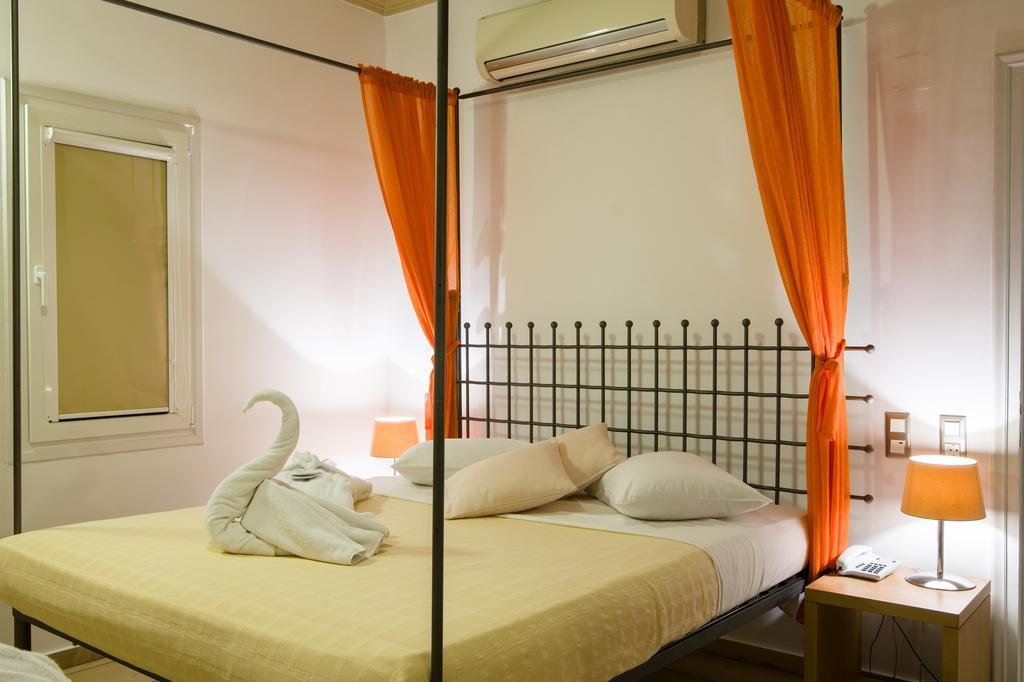 Antinea & Spa Kamari (Santorini)