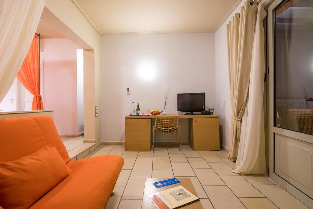 Antinea & Spa 4* Kamari (Santorini)
