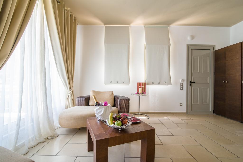 Antinea & Spa Hotel Kamari (Santorini)