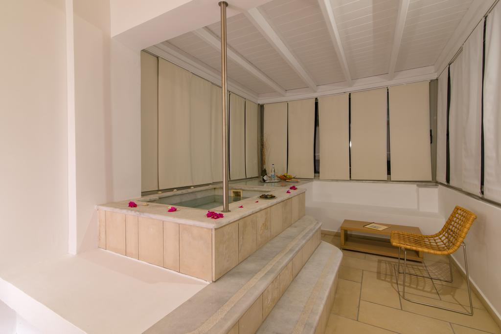 Hotel Antinea & Spa Kamari (Santorini)