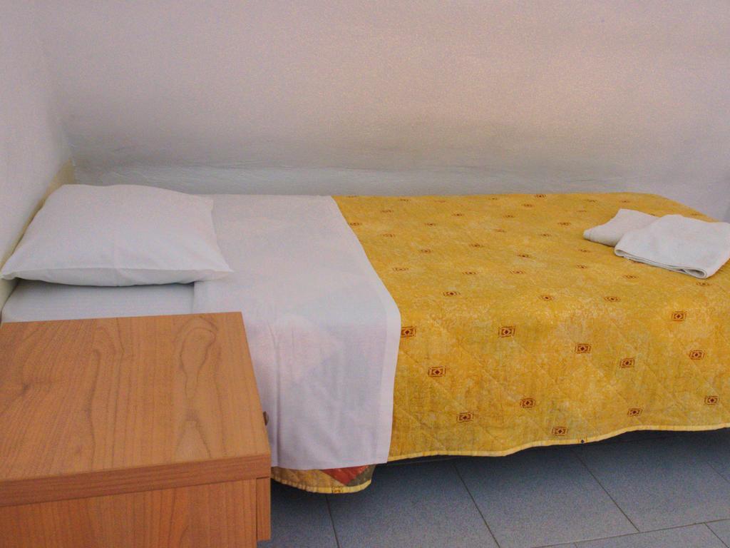 Villa Markos Perissa (Santorini)