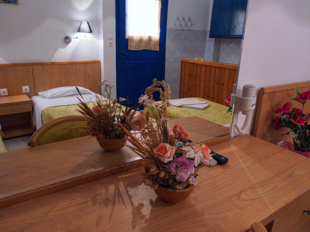 Villa Markos Perissa (Santorini)