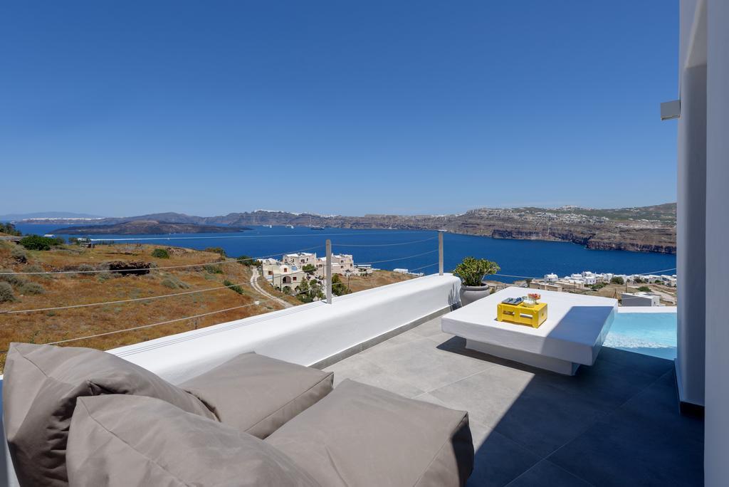 Earino And Akrotiri (Santorini)