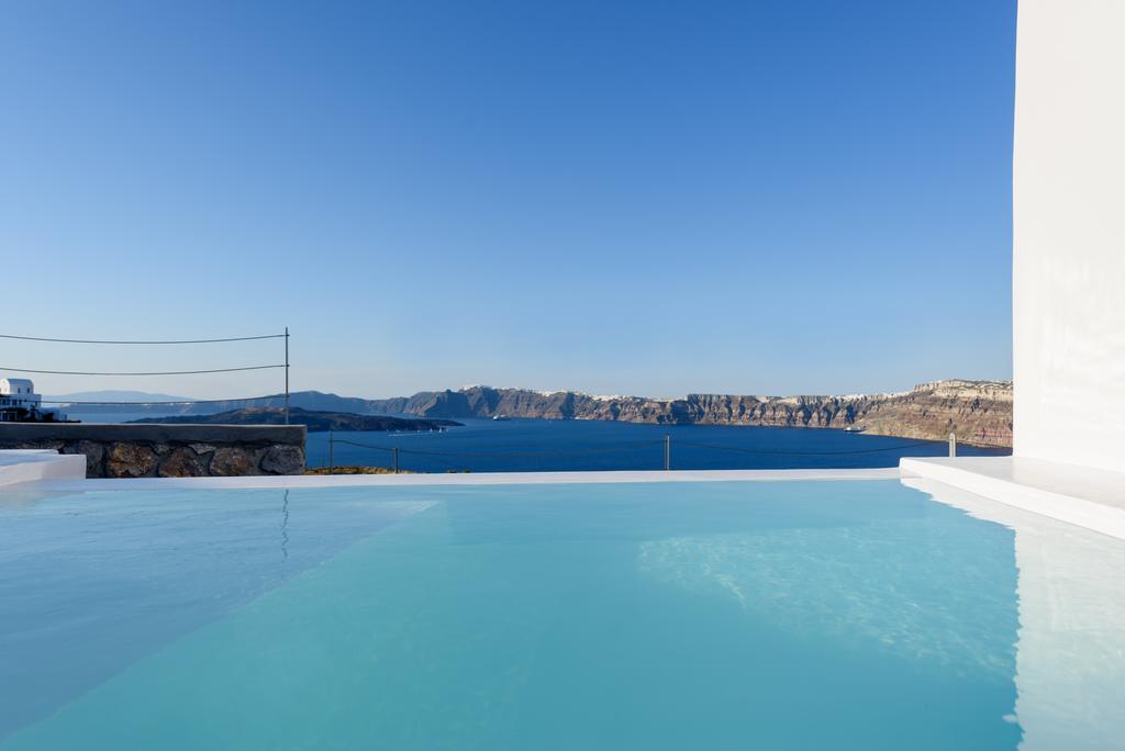 Earino And Apartment Akrotiri (Santorini)