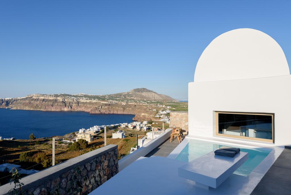 Earino And Akrotiri (Santorini)