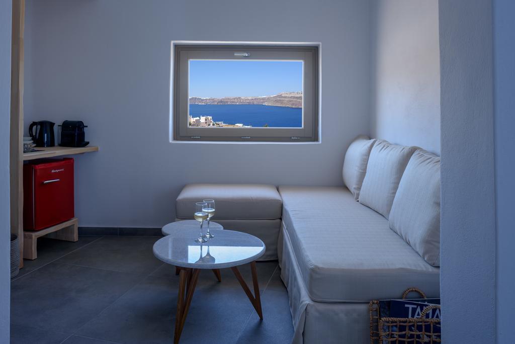 Earino And * Akrotiri (Santorini)