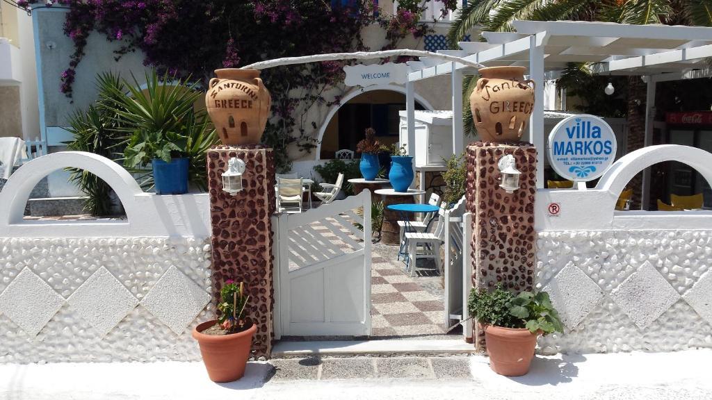 Villa Markos Perissa (Santorini)