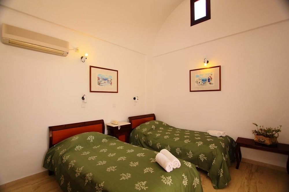 New Haroula 3* Fira (Santorini)