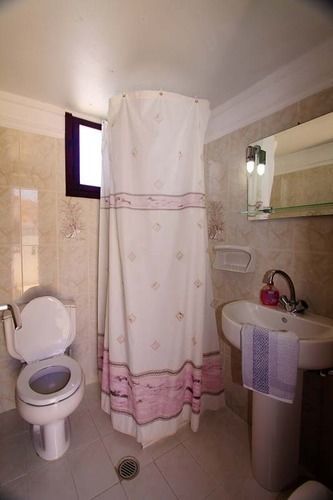 Hotel New Haroula 3*