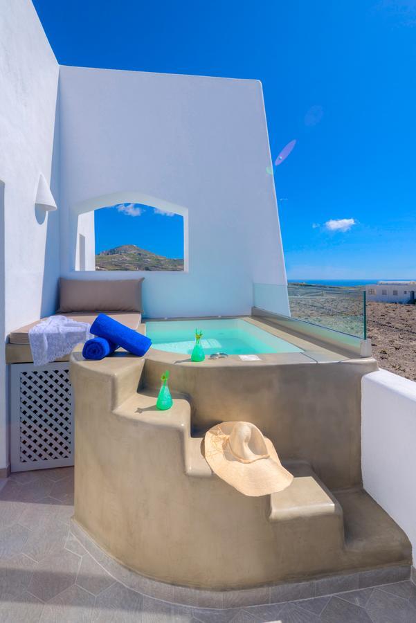 White Harmony Apartment
